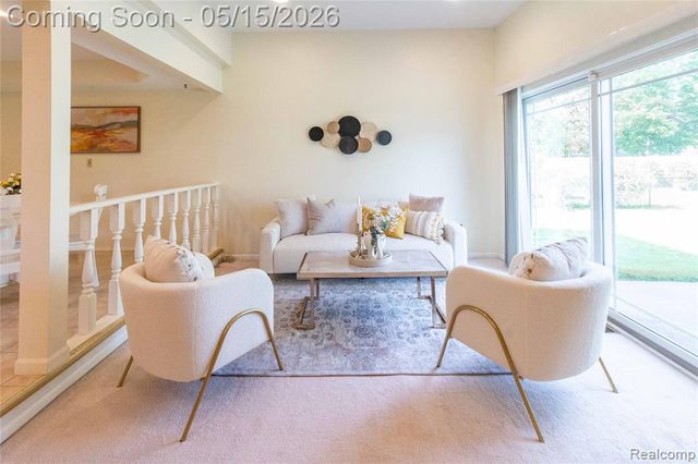 2118 Alexander Drive, Troy, MI 48083