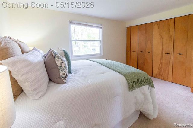 2118 Alexander Drive, Troy, MI 48083