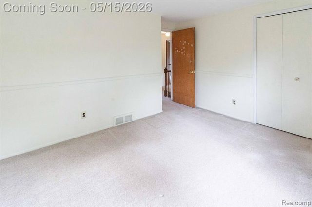 2118 Alexander Drive, Troy, MI 48083