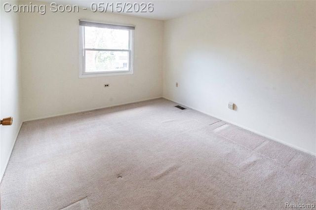 2118 Alexander Drive, Troy, MI 48083
