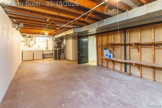 2118 Alexander Drive, Troy, MI 48083
