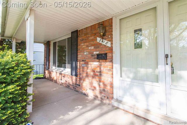 2118 Alexander Drive, Troy, MI 48083