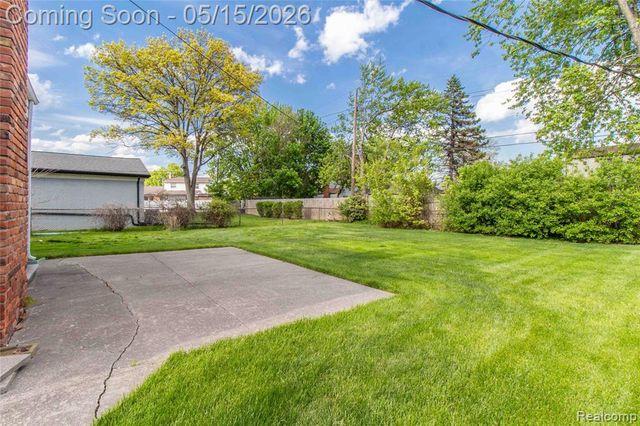 2118 Alexander Drive, Troy, MI 48083
