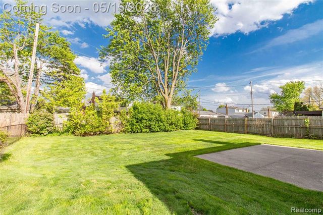 2118 Alexander Drive, Troy, MI 48083