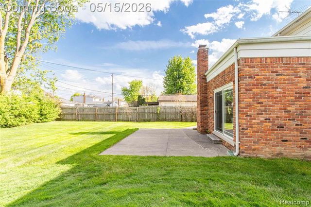 2118 Alexander Drive, Troy, MI 48083