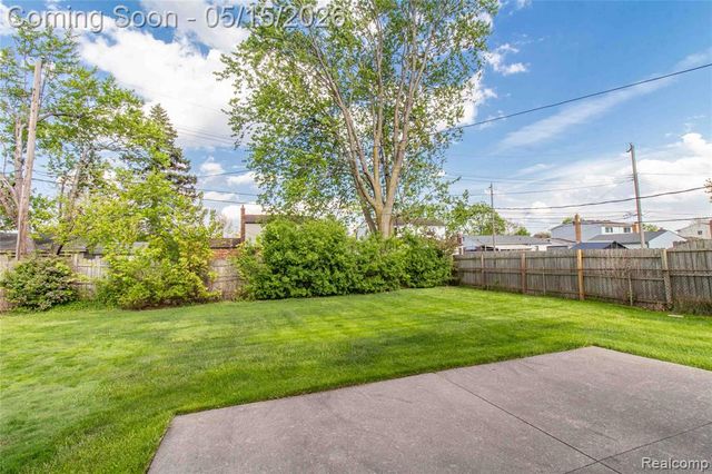 2118 Alexander Drive, Troy, MI 48083