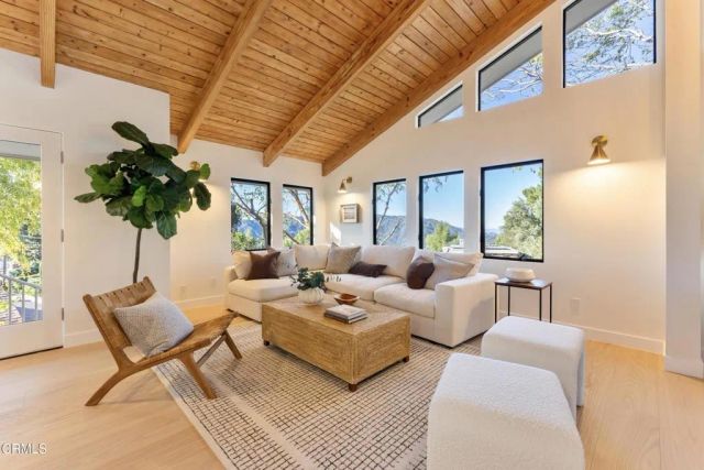 5578 Terrace Drive, La Crescenta, CA 91214