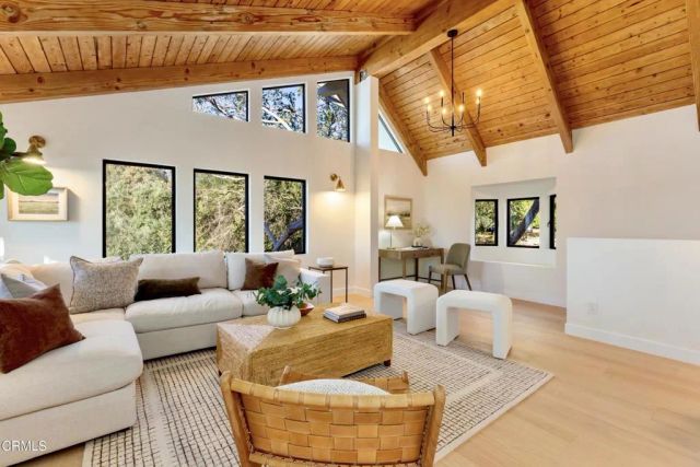 5578 Terrace Drive, La Crescenta, CA 91214