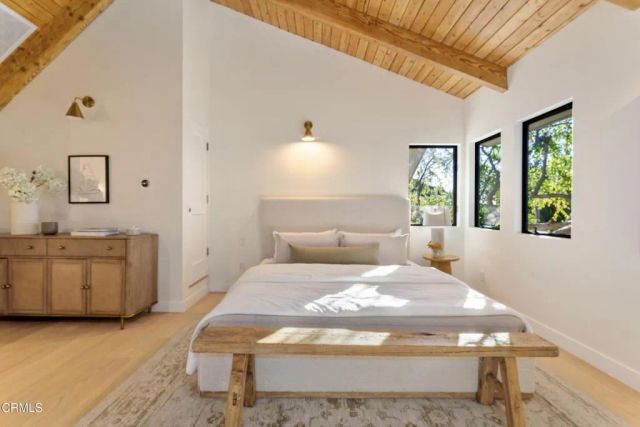 5578 Terrace Drive, La Crescenta, CA 91214