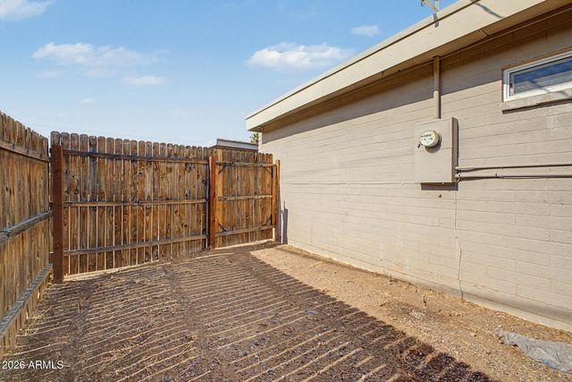 1925 W VILLAGE Drive 2, Phoenix, AZ 85023