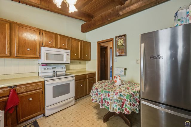 9415 T4 RD, Hoyt, KS 66440