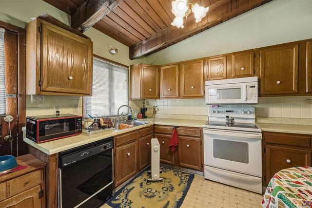 9415 T4 RD, Hoyt, KS 66440