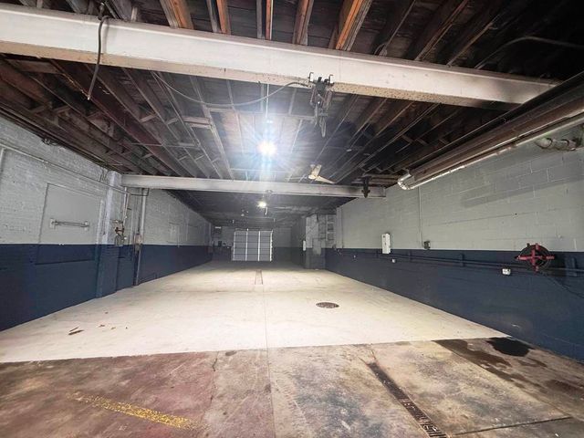 3725 N Western Avenue, Chicago, IL 60618