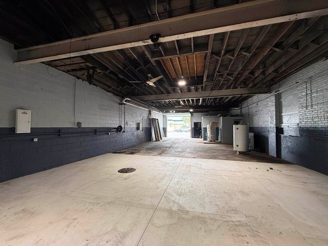 3725 N Western Avenue, Chicago, IL 60618