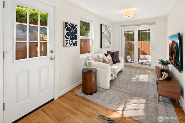 4037 30th Avenue W, Seattle, WA 98199