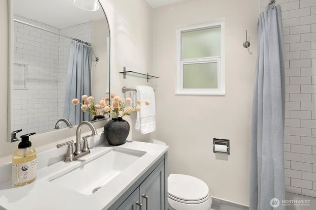 4037 30th Avenue W, Seattle, WA 98199