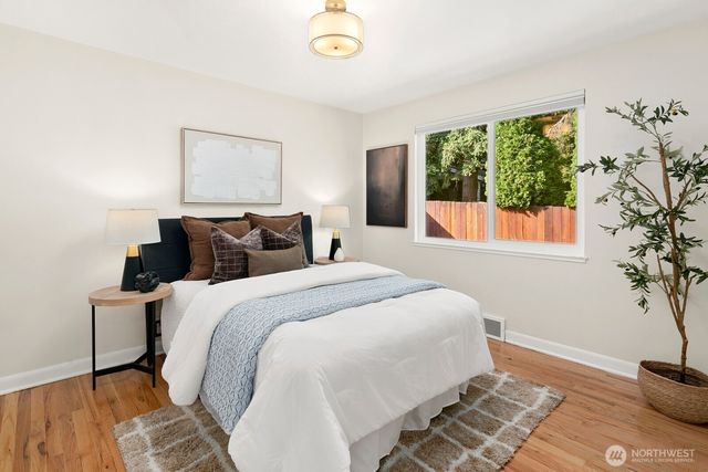 4037 30th Avenue W, Seattle, WA 98199