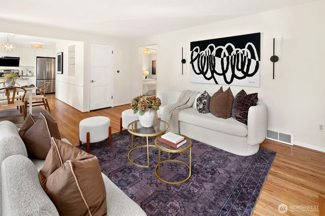 4037 30th Avenue W, Seattle, WA 98199