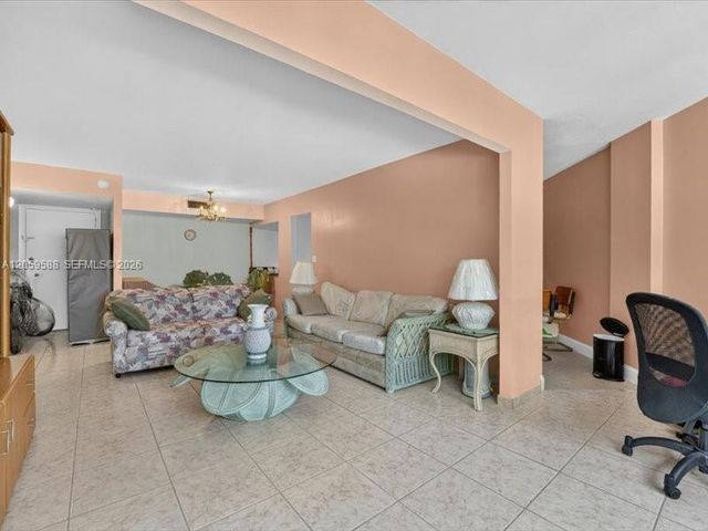 7135 Collins Avenue 331, Miami Beach, FL 33141