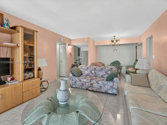 7135 Collins Avenue 331, Miami Beach, FL 33141