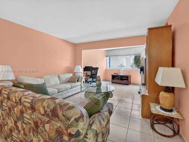7135 Collins Avenue 331, Miami Beach, FL 33141