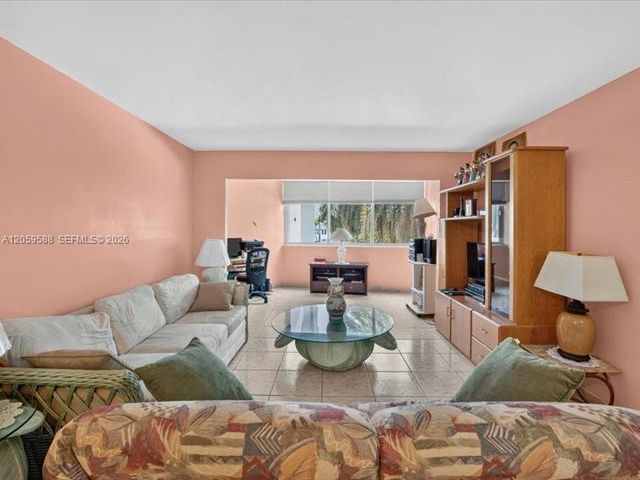 7135 Collins Avenue 331, Miami Beach, FL 33141