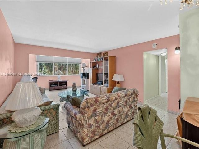 7135 Collins Avenue 331, Miami Beach, FL 33141