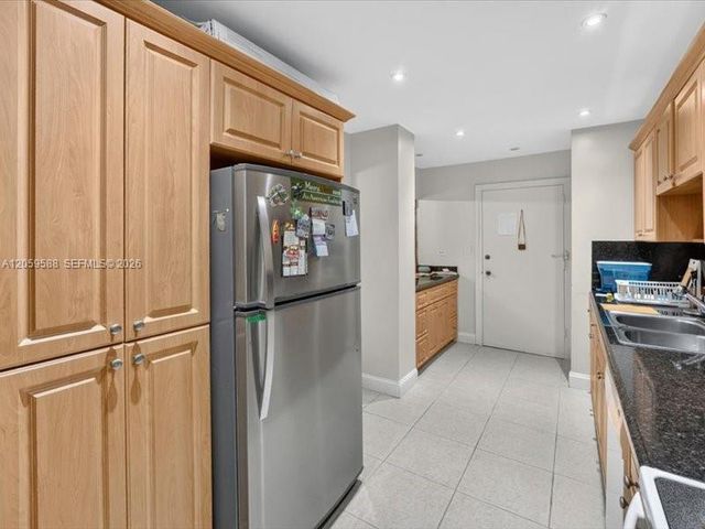 7135 Collins Avenue 331, Miami Beach, FL 33141