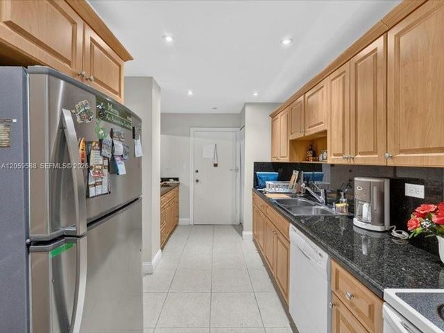7135 Collins Avenue 331, Miami Beach, FL 33141