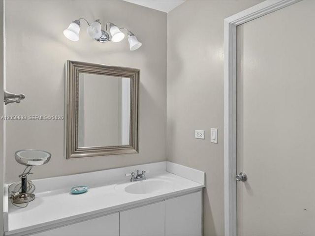 7135 Collins Avenue 331, Miami Beach, FL 33141