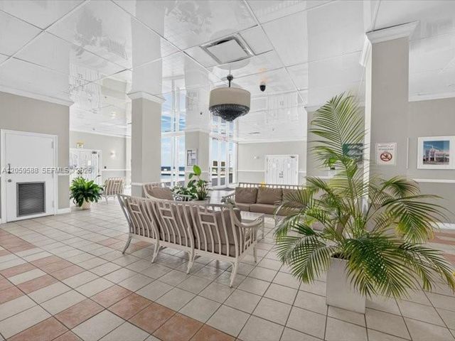 7135 Collins Avenue 331, Miami Beach, FL 33141