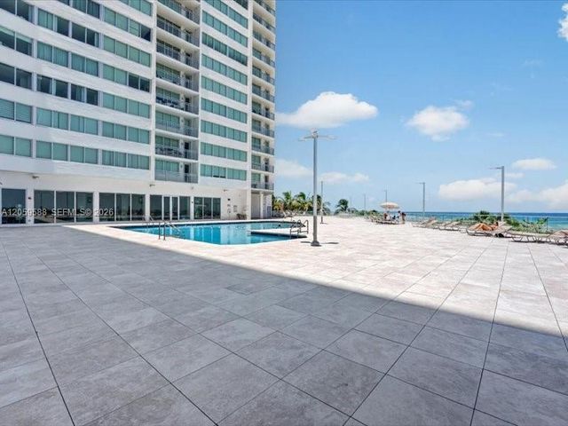 7135 Collins Avenue 331, Miami Beach, FL 33141