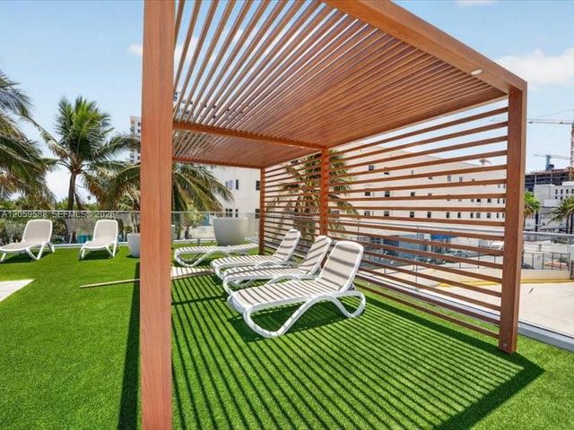 7135 Collins Avenue 331, Miami Beach, FL 33141
