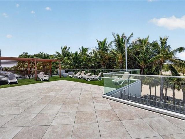 7135 Collins Avenue 331, Miami Beach, FL 33141