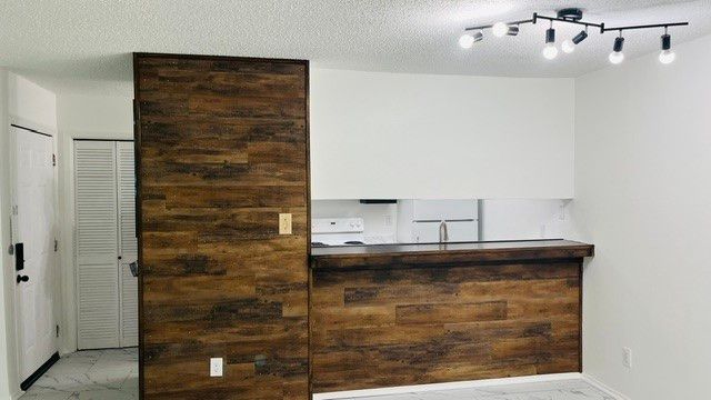 2200 E Trinity Mills Road 313, Carrollton, TX 75006