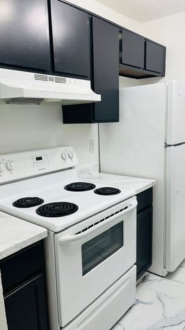 2200 E Trinity Mills Road 313, Carrollton, TX 75006