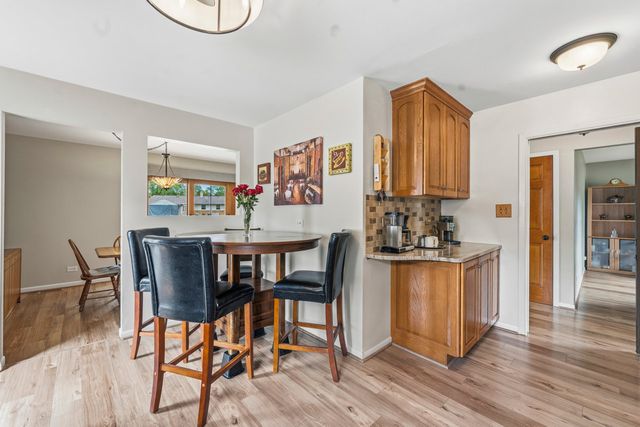 801 Delphia Avenue, Elk Grove Village, IL 60007