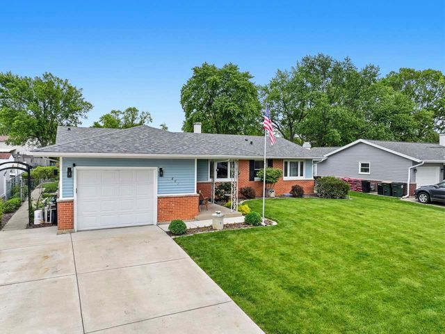 801 Delphia Avenue, Elk Grove Village, IL 60007