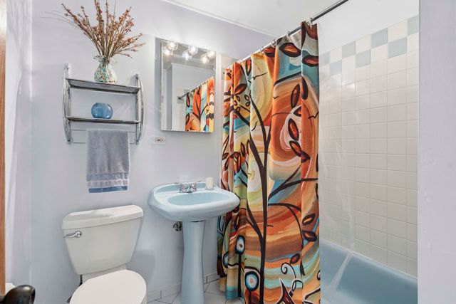 801 Delphia Avenue, Elk Grove Village, IL 60007