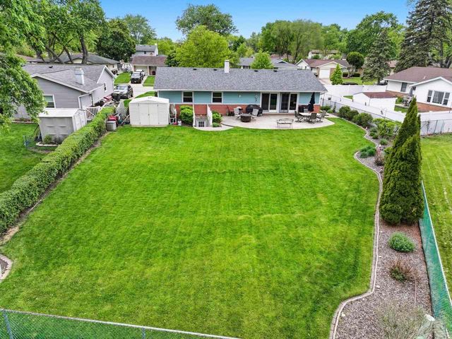 801 Delphia Avenue, Elk Grove Village, IL 60007
