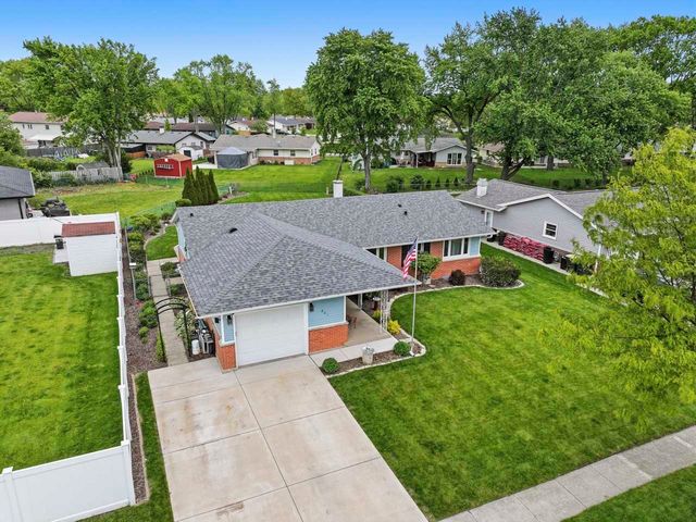 801 Delphia Avenue, Elk Grove Village, IL 60007