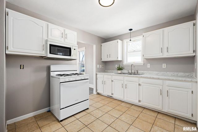 425 HERMAN Street, Pekin, IL 61554