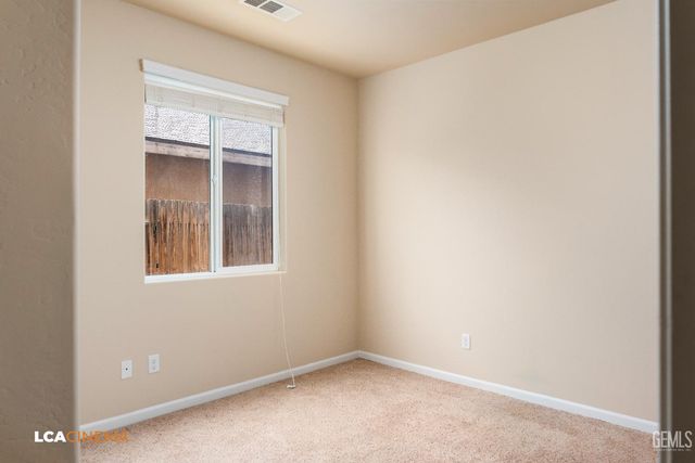 9015 Autumn Sunset Drive, Bakersfield, CA 93311