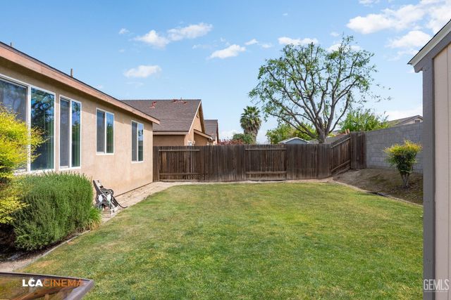9015 Autumn Sunset Drive, Bakersfield, CA 93311