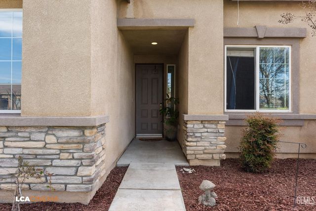 9015 Autumn Sunset Drive, Bakersfield, CA 93311