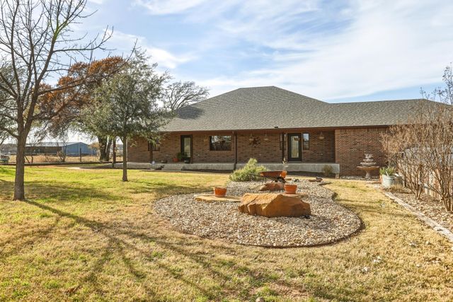 904 County Road 3341, Paradise, TX 76073