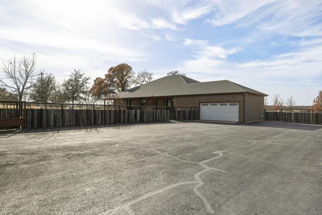 904 County Road 3341, Paradise, TX 76073