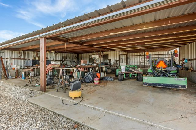 904 County Road 3341, Paradise, TX 76073