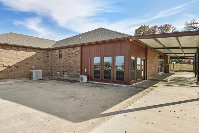 904 County Road 3341, Paradise, TX 76073