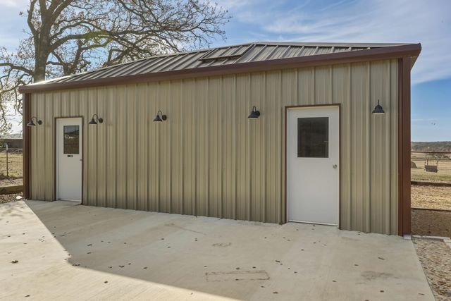 904 County Road 3341, Paradise, TX 76073